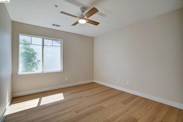 547 Lakeview Dr, Brentwood, CA 94513