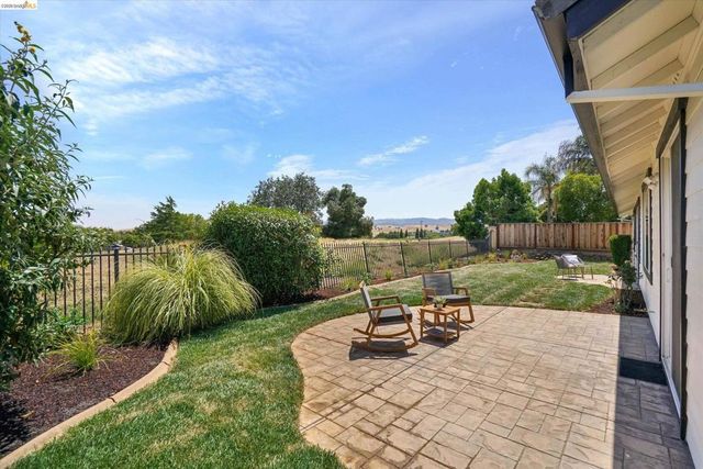 547 Lakeview Dr, Brentwood, CA 94513