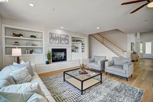 547 Lakeview Dr, Brentwood, CA 94513