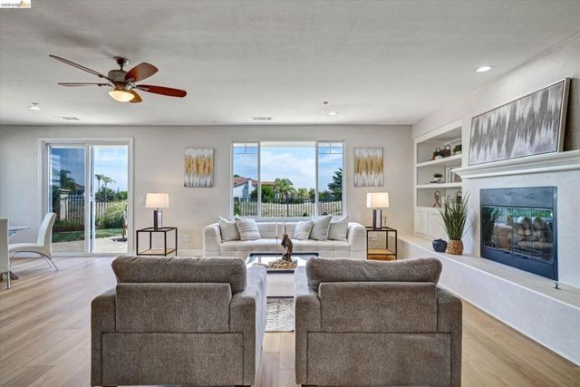 547 Lakeview Dr, Brentwood, CA 94513