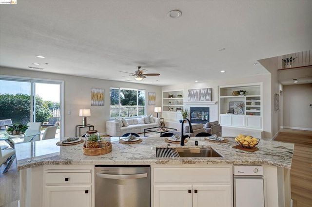 547 Lakeview Dr, Brentwood, CA 94513