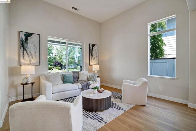 547 Lakeview Dr, Brentwood, CA 94513