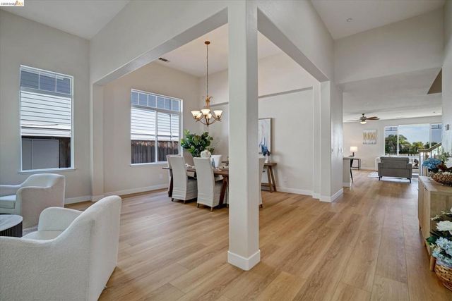 547 Lakeview Dr, Brentwood, CA 94513