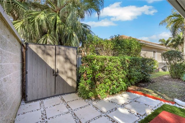 5074 Rustic Oaks CIR, Naples, FL 34105