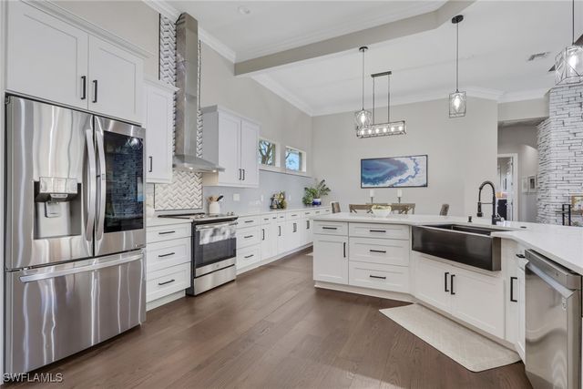 5074 Rustic Oaks CIR, Naples, FL 34105