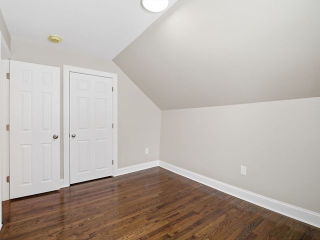 37 Stavely St, Lowell, MA 01852