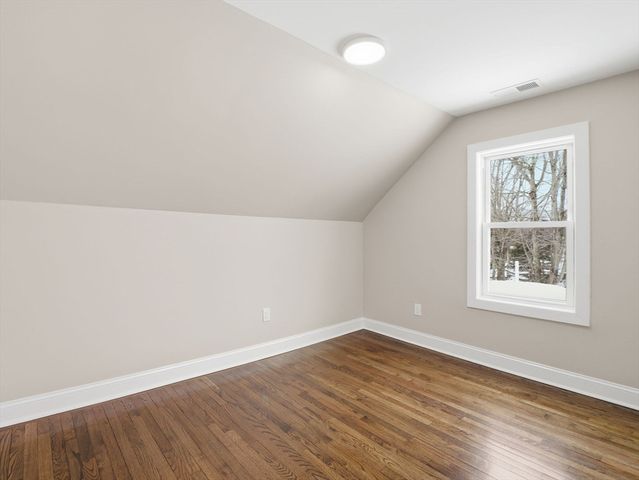 37 Stavely St, Lowell, MA 01852