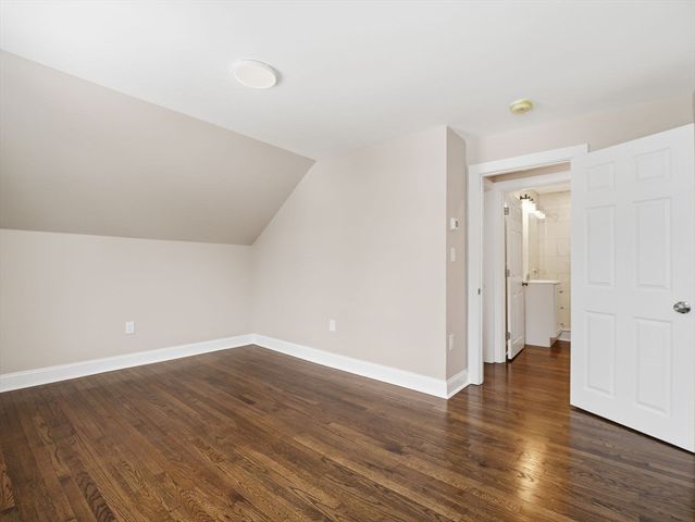 37 Stavely St, Lowell, MA 01852