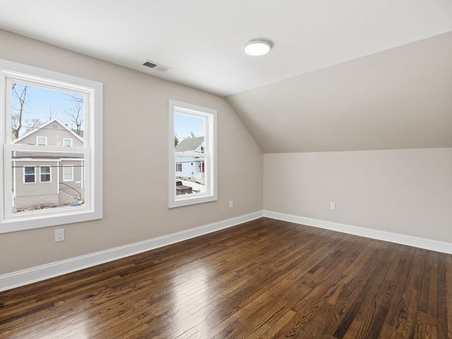 37 Stavely St, Lowell, MA 01852