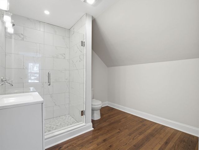 37 Stavely St, Lowell, MA 01852