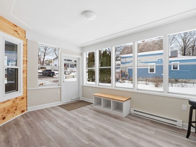 37 Stavely St, Lowell, MA 01852