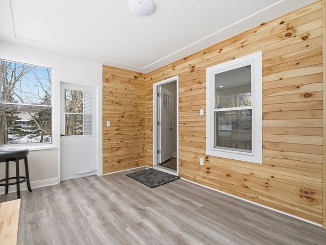 37 Stavely St, Lowell, MA 01852