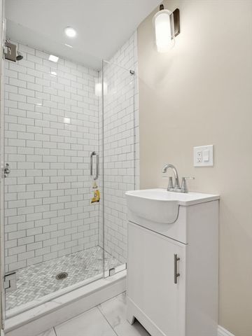 37 Stavely St, Lowell, MA 01852