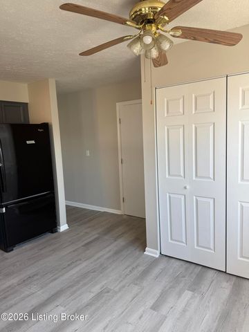 723 Overdale Dr, Louisville, KY 40229