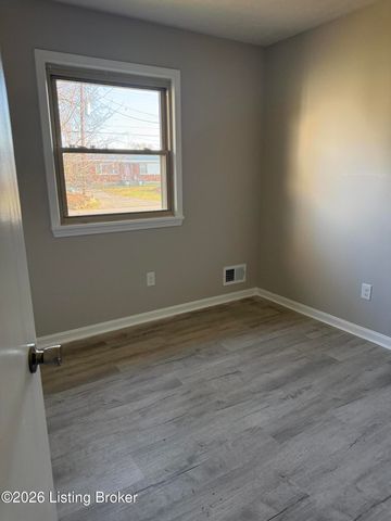 723 Overdale Dr, Louisville, KY 40229