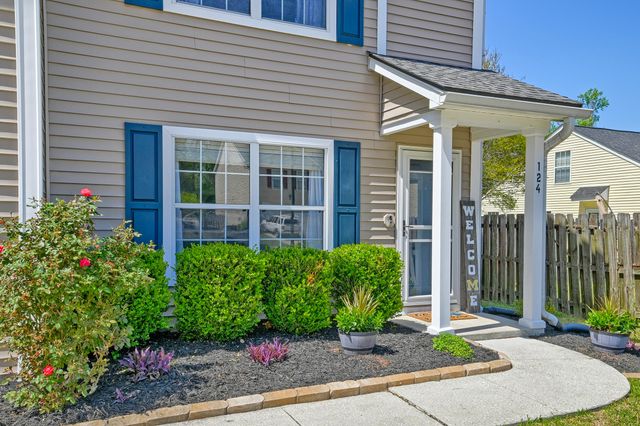 124 Hammerbeck Road, Summerville, SC 29483