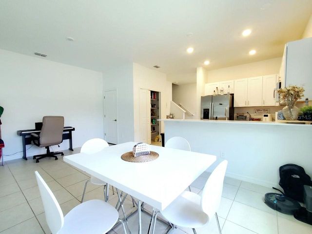 10268 TRUMPET HONEYSUCKLE WAY, San Antonio, FL 33576