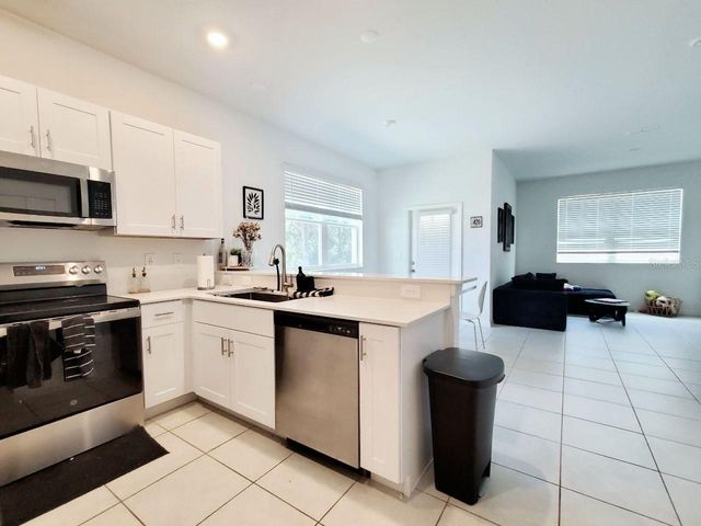 10268 TRUMPET HONEYSUCKLE WAY, San Antonio, FL 33576