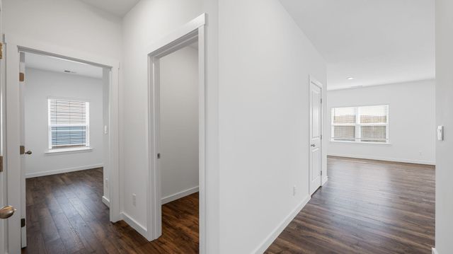 8477 Bright Water Dr, Ooltewah, TN 37363