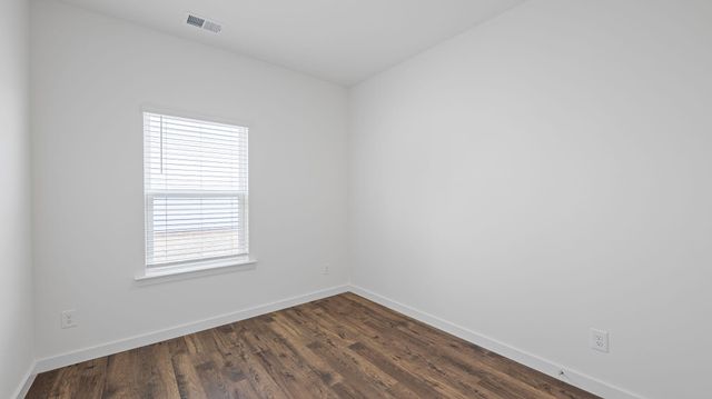 8477 Bright Water Dr, Ooltewah, TN 37363