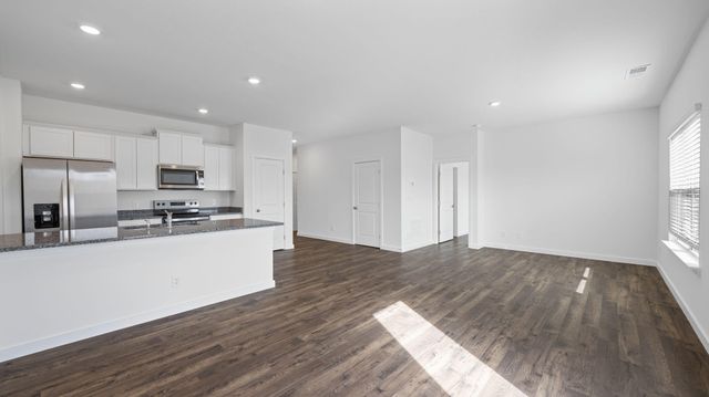 8477 Bright Water Dr, Ooltewah, TN 37363