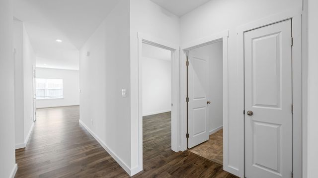 8477 Bright Water Dr, Ooltewah, TN 37363