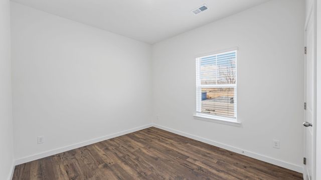 8477 Bright Water Dr, Ooltewah, TN 37363