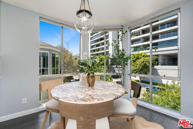 8530 HOLLOWAY Drive 311, West Hollywood, CA 90069
