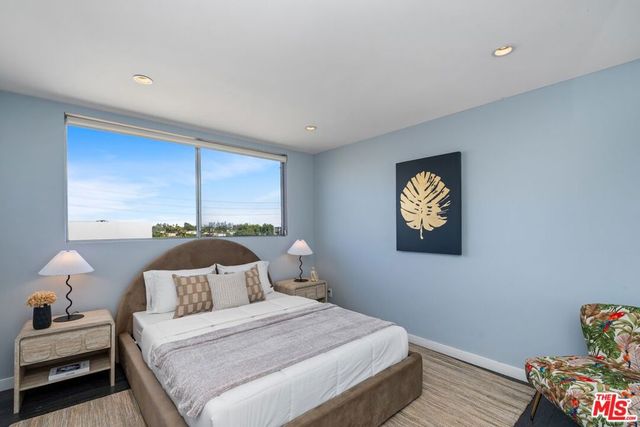 8530 HOLLOWAY Drive 311, West Hollywood, CA 90069