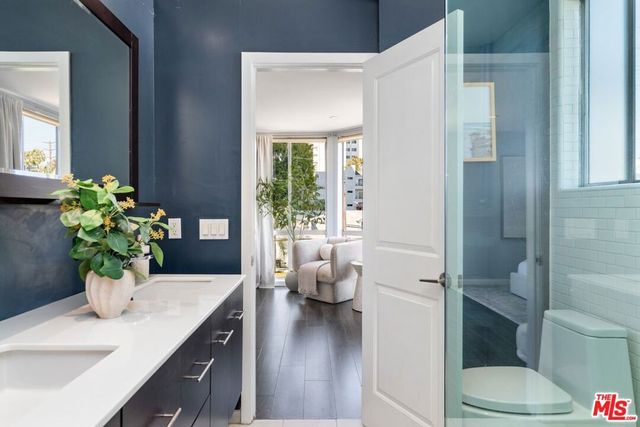 8530 HOLLOWAY Drive 311, West Hollywood, CA 90069