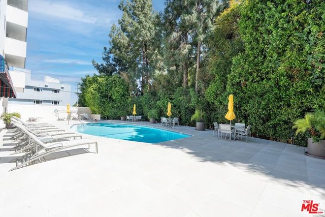 8530 HOLLOWAY Drive 311, West Hollywood, CA 90069