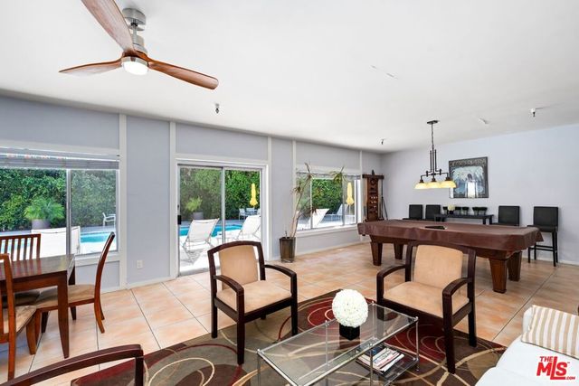 8530 HOLLOWAY Drive 311, West Hollywood, CA 90069