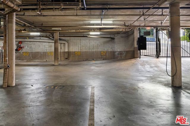 8530 HOLLOWAY Drive 311, West Hollywood, CA 90069