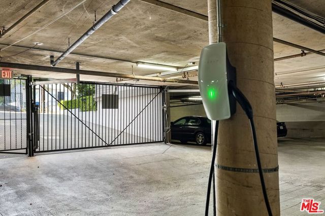 8530 HOLLOWAY Drive 311, West Hollywood, CA 90069