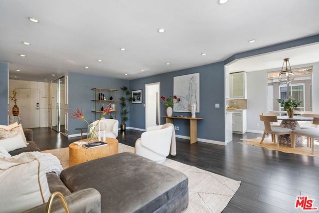 8530 HOLLOWAY Drive 311, West Hollywood, CA 90069