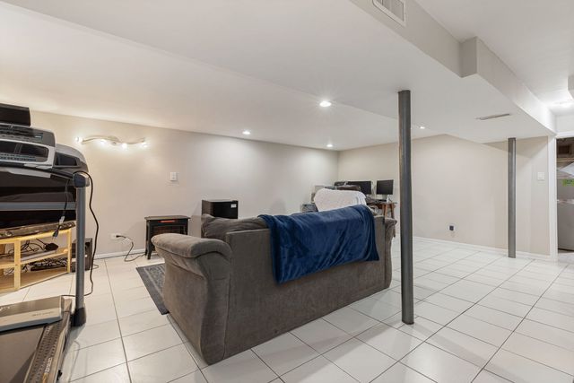 1932 Newcastle Avenue, Westchester, IL 60154