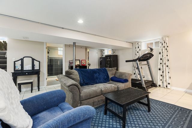 1932 Newcastle Avenue, Westchester, IL 60154