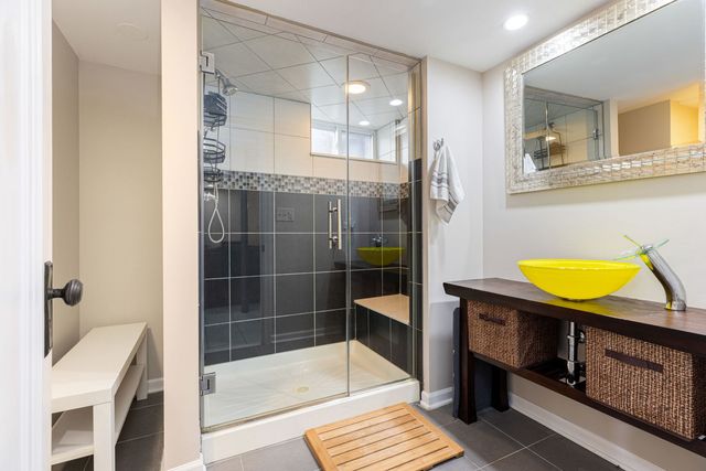 1932 Newcastle Avenue, Westchester, IL 60154