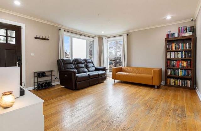 1932 Newcastle Avenue, Westchester, IL 60154