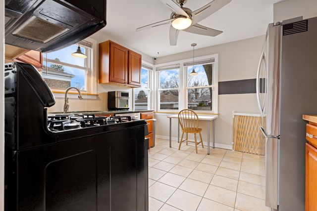 1932 Newcastle Avenue, Westchester, IL 60154