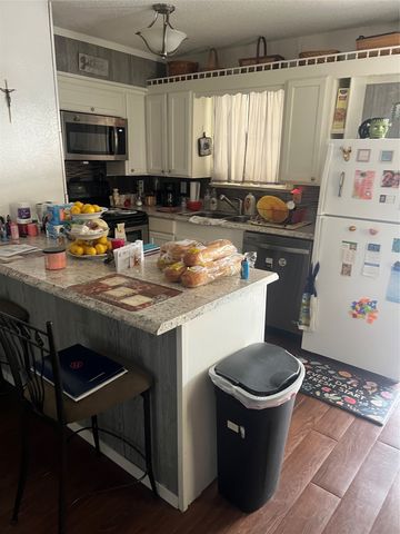 704 E 9th Street, Kemp, TX 75143