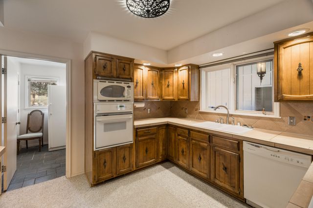 8632 La Sala Del Norte NE, Albuquerque, NM 87111