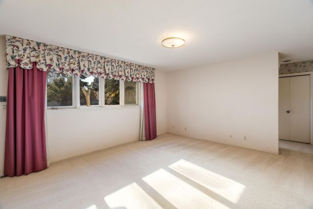 8632 La Sala Del Norte NE, Albuquerque, NM 87111