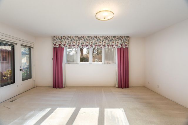 8632 La Sala Del Norte NE, Albuquerque, NM 87111