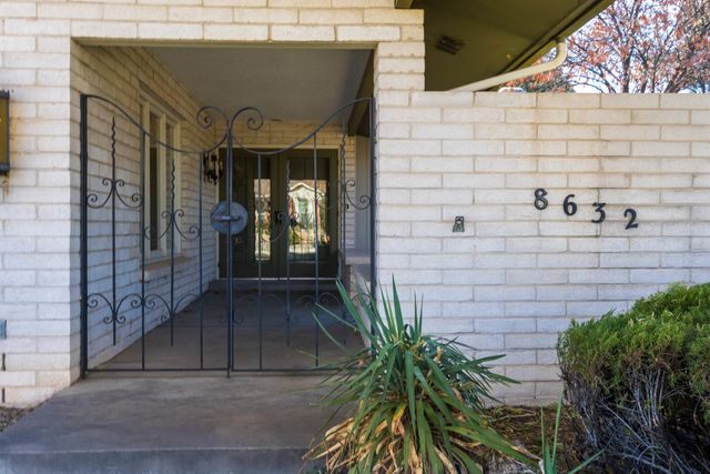 8632 La Sala Del Norte NE, Albuquerque, NM 87111