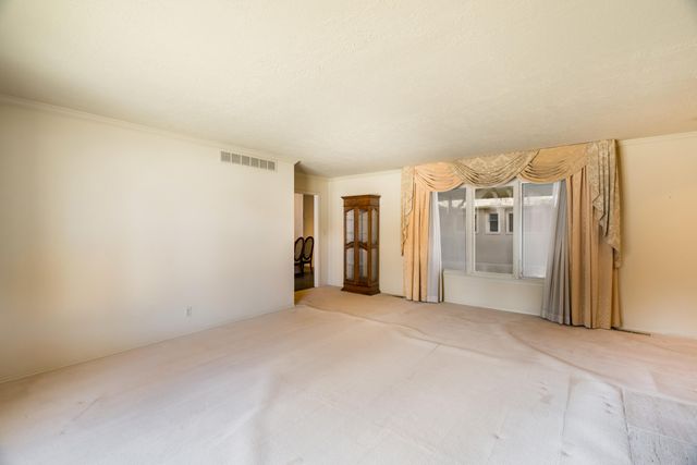 8632 La Sala Del Norte NE, Albuquerque, NM 87111