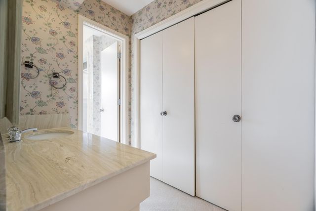 8632 La Sala Del Norte NE, Albuquerque, NM 87111