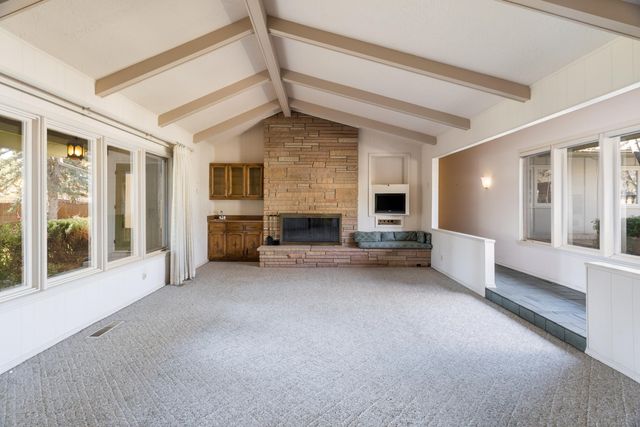 8632 La Sala Del Norte NE, Albuquerque, NM 87111