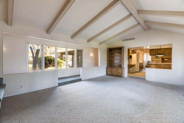 8632 La Sala Del Norte NE, Albuquerque, NM 87111