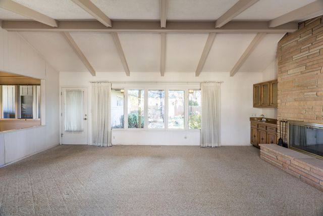 8632 La Sala Del Norte NE, Albuquerque, NM 87111